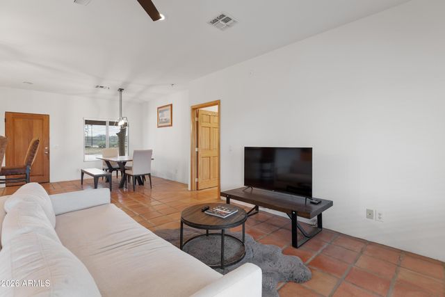 16030 E Dixileta Drive, Scottsdale, AZ 85262