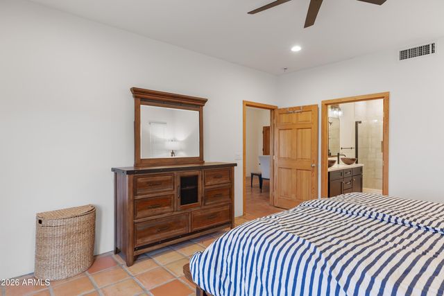 16030 E Dixileta Drive, Scottsdale, AZ 85262