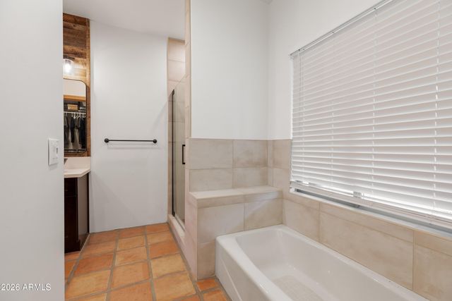 16030 E Dixileta Drive, Scottsdale, AZ 85262