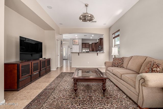 3914 E CONSTANCE Way, Phoenix, AZ 85042