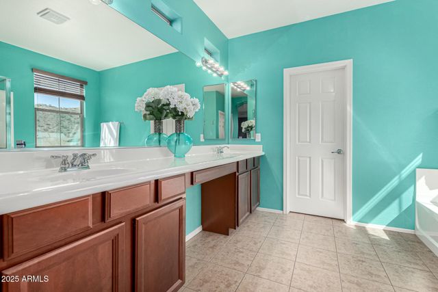 3914 E CONSTANCE Way, Phoenix, AZ 85042