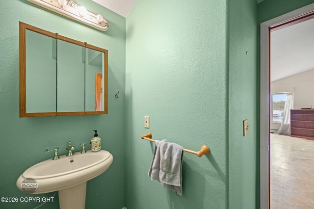8681 W Gus's Court, Wasilla, AK 99623