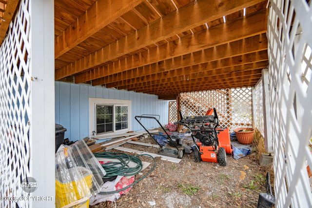 8681 W Gus's Court, Wasilla, AK 99623
