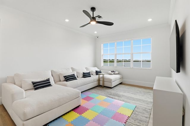 655 Hookline Circle, Loxahatchee, FL 33470
