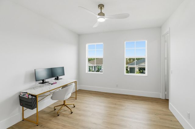 655 Hookline Circle, Loxahatchee, FL 33470