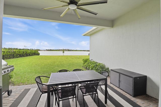 655 Hookline Circle, Loxahatchee, FL 33470