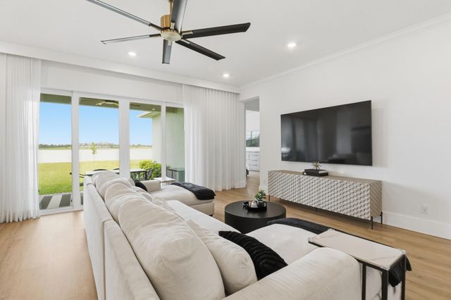 655 Hookline Circle, Loxahatchee, FL 33470