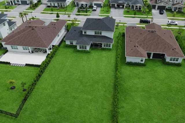 655 Hookline Circle, Loxahatchee, FL 33470