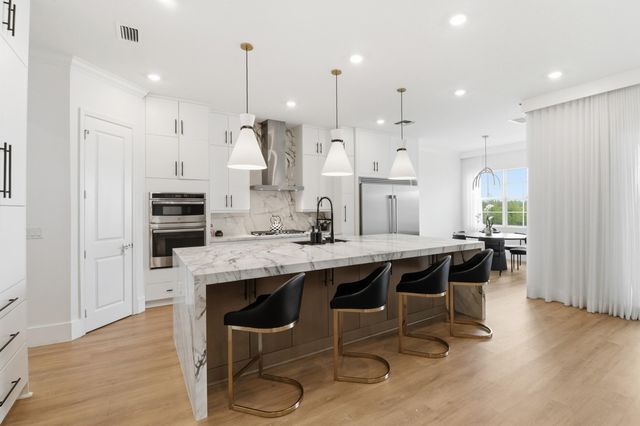 655 Hookline Circle, Loxahatchee, FL 33470
