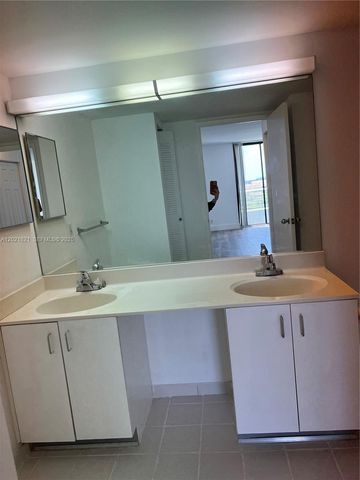 3300 NE 192nd St 616, Aventura, FL 33180
