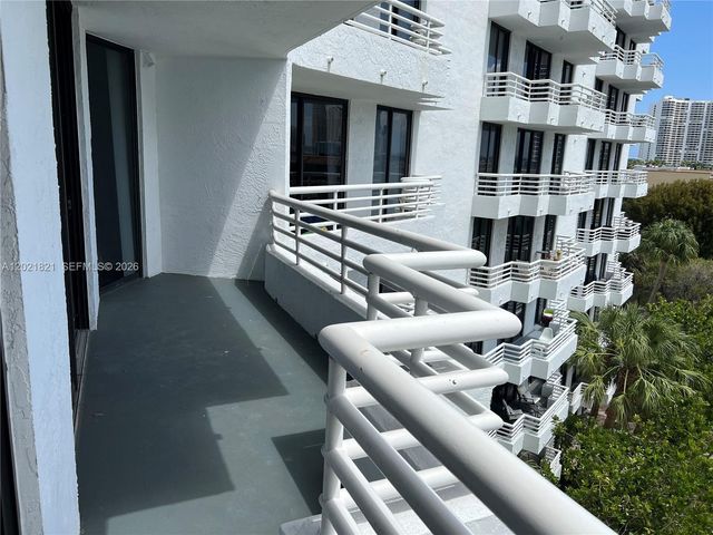 3300 NE 192nd St 616, Aventura, FL 33180