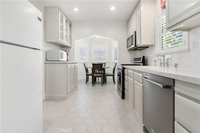 2709 Sunset Avenue, Bakersfield, CA 93304