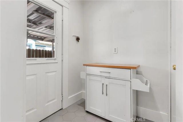 2709 Sunset Avenue, Bakersfield, CA 93304