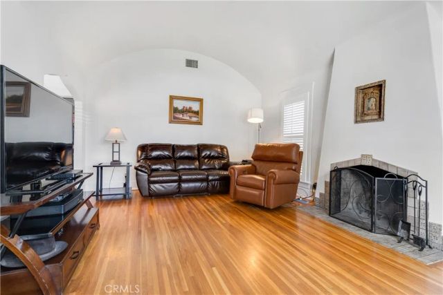 2709 Sunset Avenue, Bakersfield, CA 93304