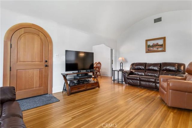 2709 Sunset Avenue, Bakersfield, CA 93304