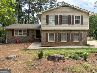 4722 Kenneth Drive SW, Lilburn, GA 30047