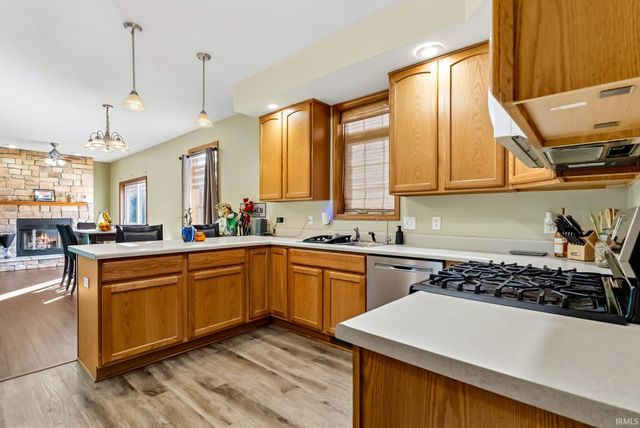 4307 N Lighthouse Drive, Warsaw, IN 46582