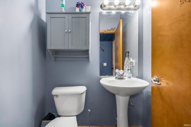 4307 N Lighthouse Drive, Warsaw, IN 46582