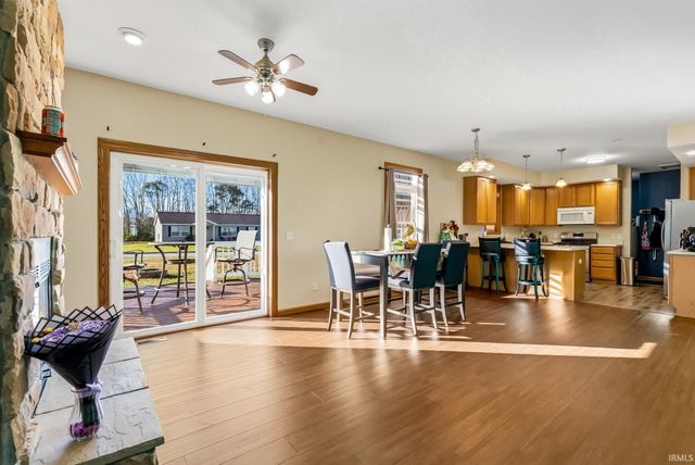 4307 N Lighthouse Drive, Warsaw, IN 46582