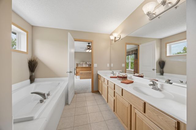 11265 68th Street NE, Albertville, MN 55301