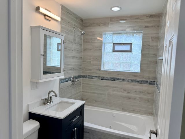 7805 S Homan Avenue, Chicago, IL 60652