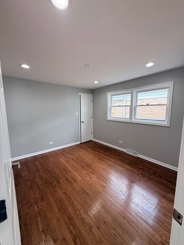 7805 S Homan Avenue, Chicago, IL 60652