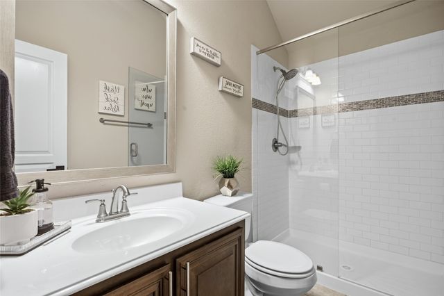 1802 Roundtree Road, Forney, TX 75126
