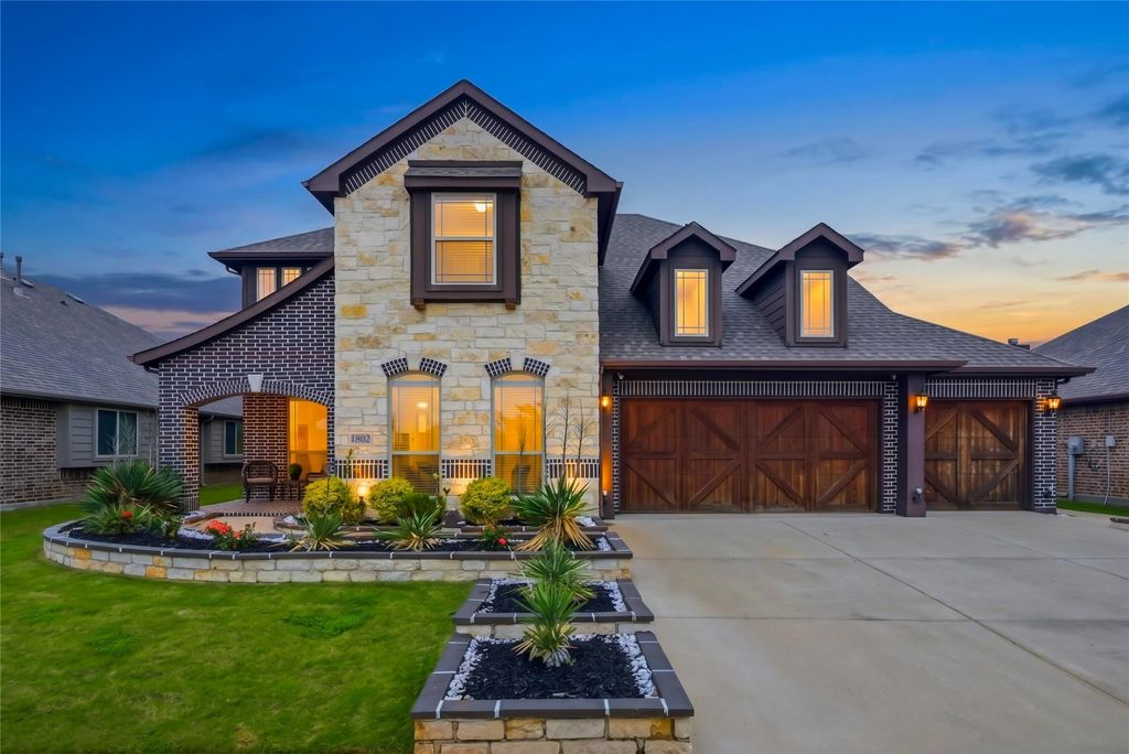 1802 Roundtree Road, Forney, TX 75126