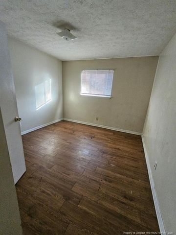 933 Applewood Lane, Fayetteville, NC 28303