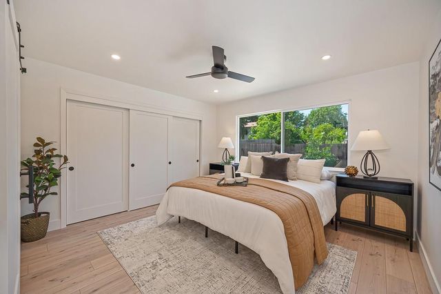 945 Trestle Glen Way, Sacramento, CA 95831