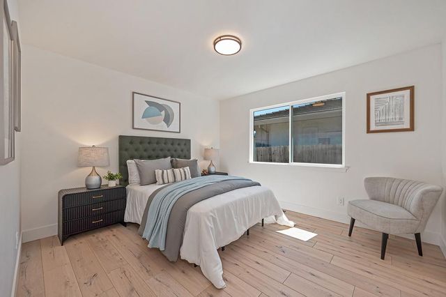 945 Trestle Glen Way, Sacramento, CA 95831