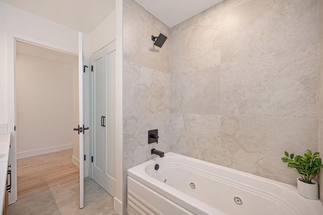 945 Trestle Glen Way, Sacramento, CA 95831