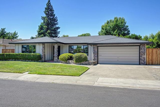 945 Trestle Glen Way, Sacramento, CA 95831