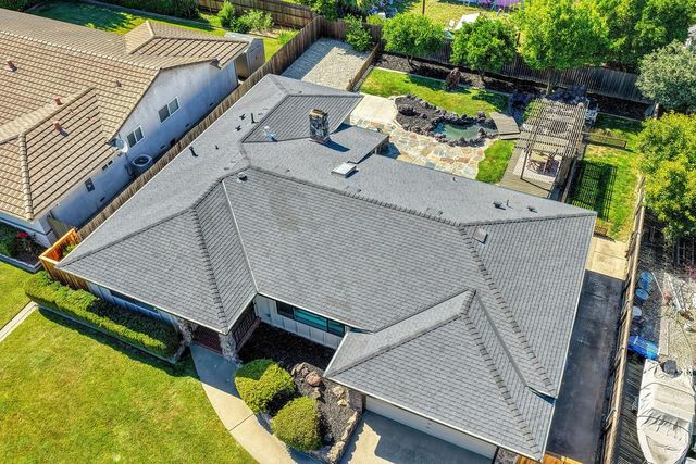 945 Trestle Glen Way, Sacramento, CA 95831