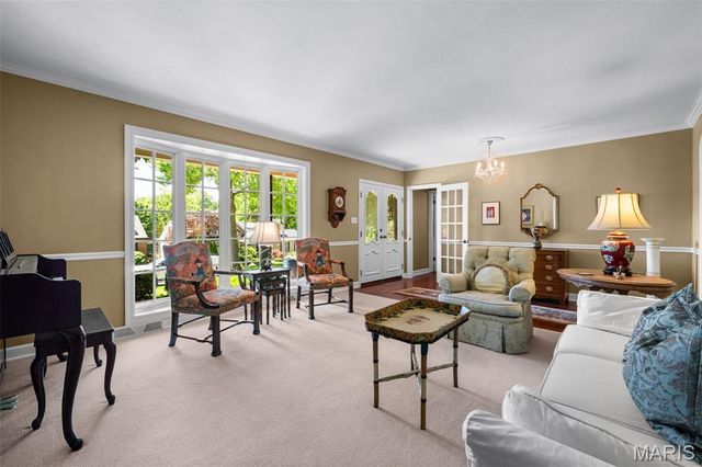 29 Thorndell Drive, St Louis, MO 63117