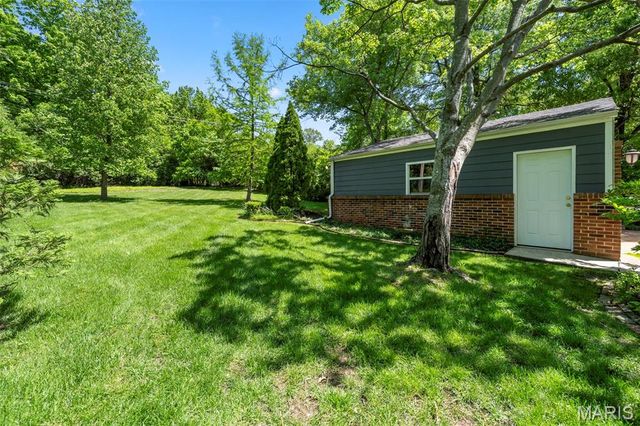 29 Thorndell Drive, St Louis, MO 63117