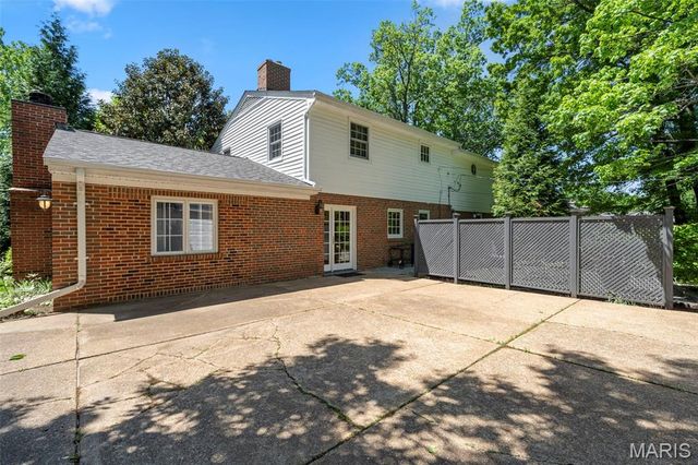 29 Thorndell Drive, St Louis, MO 63117