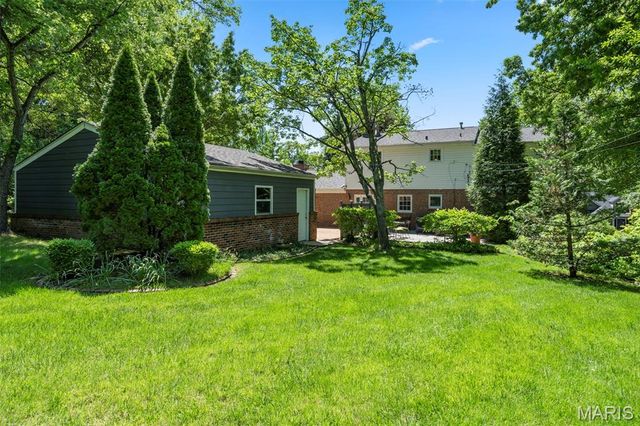29 Thorndell Drive, St Louis, MO 63117