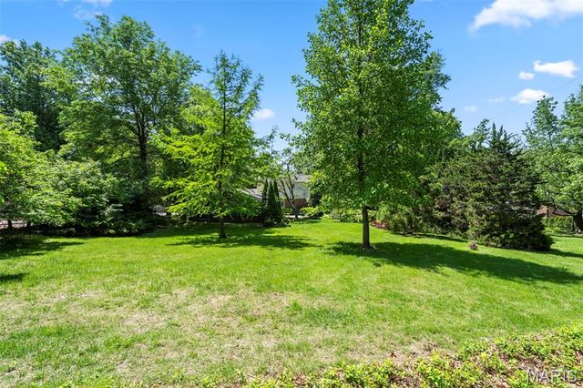 29 Thorndell Drive, St Louis, MO 63117