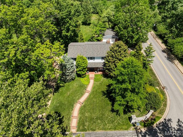 29 Thorndell Drive, St Louis, MO 63117