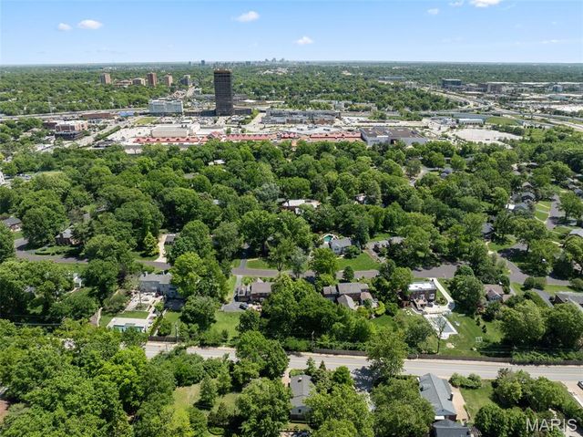 29 Thorndell Drive, St Louis, MO 63117