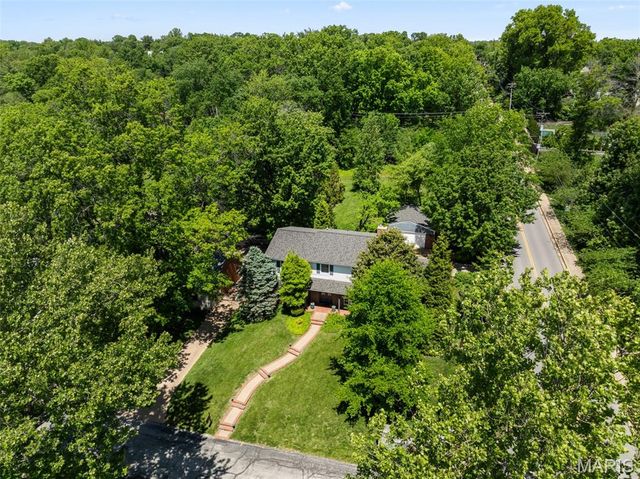 29 Thorndell Drive, St Louis, MO 63117