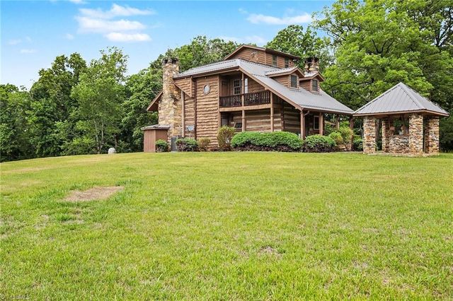 1413 Mission Road, Danbury, NC 27016