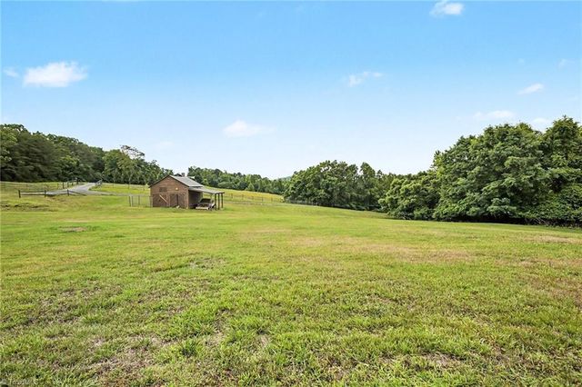 1413 Mission Road, Danbury, NC 27016