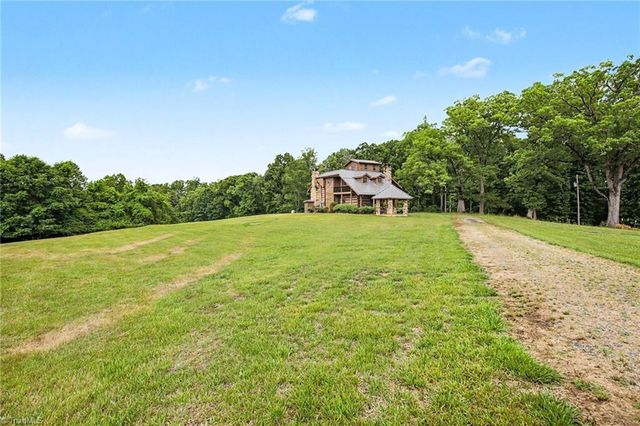 1413 Mission Road, Danbury, NC 27016