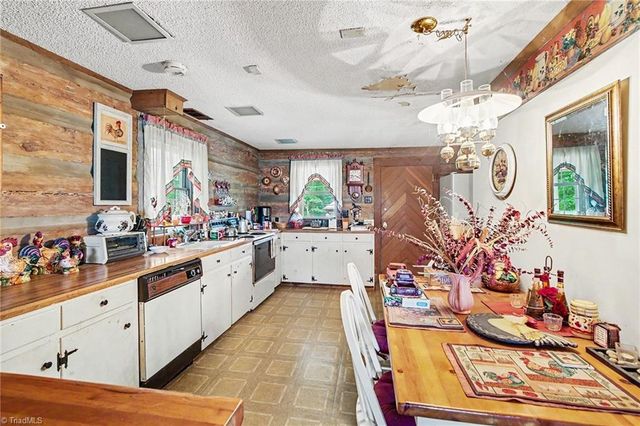 1413 Mission Road, Danbury, NC 27016