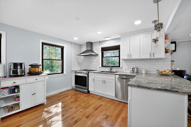 116 Gordon Rd, Braintree, MA 02184