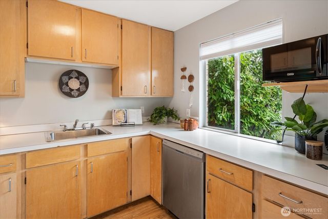 5638 3rd Avenue NW, Seattle, WA 98107