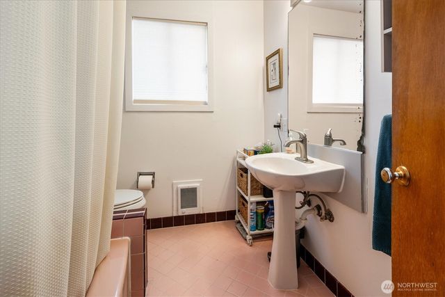 5638 3rd Avenue NW, Seattle, WA 98107