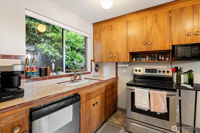 5638 3rd Avenue NW, Seattle, WA 98107